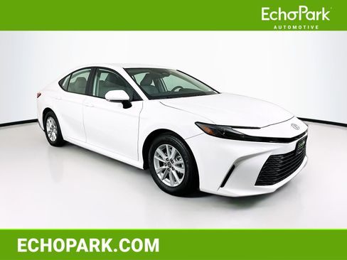 Used 2025 Toyota Camry LE FWD image 1