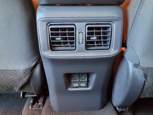 Used 2025 Toyota RAV4 XLE FWD image 12