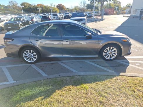 Used 2023 Toyota Camry LE image 7