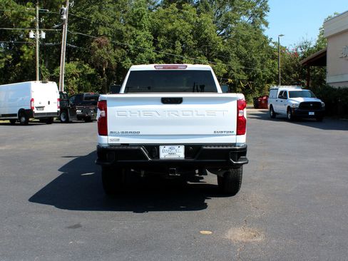 Used 2024 Chevrolet Silverado 2500 Custom w/ Custom Convenience Package image 11