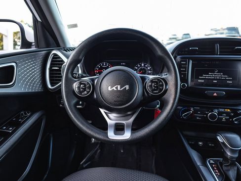 Used 2022 Kia Soul LX image 23