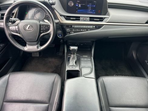 Used 2019 Lexus ES 300h image 4