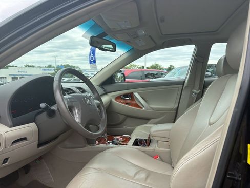 Used 2011 Toyota Camry XLE w/ XLE Extra-Value Pkg #2 FWD image 16