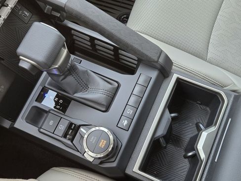 New 2026 Toyota Tacoma Limited AWD/4WD image 18