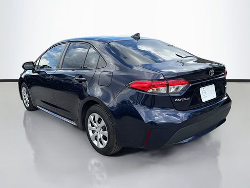 Used 2022 Toyota Corolla LE image 5