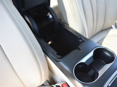 Used 2016 Lincoln MKX Reserve w/ Technology Package FWD image 17