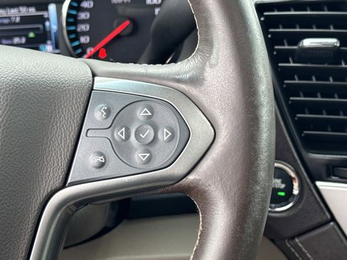 Used 2018 Chevrolet Suburban Premier image 10