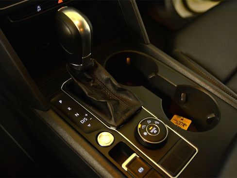 Used 2019 Volkswagen Atlas SE image 24