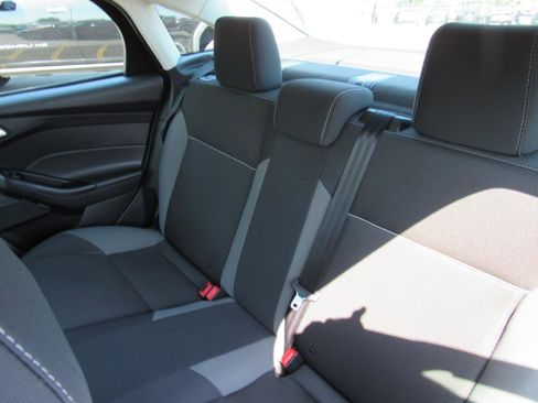 Used 2013 Ford Focus SE FWD image 35