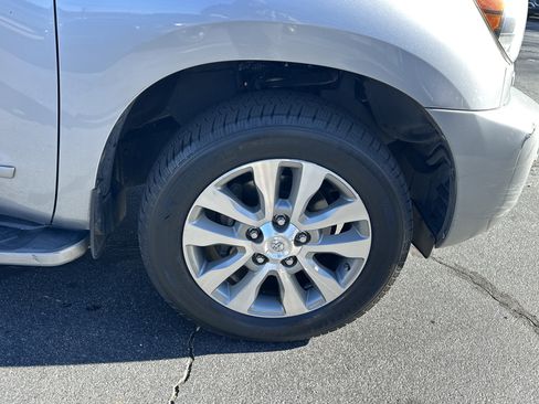 Used 2016 Toyota Sequoia Limited image 14