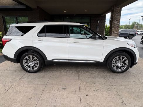Used 2025 Ford Explorer Active w/ Active Comfort Package AWD/4WD image 5