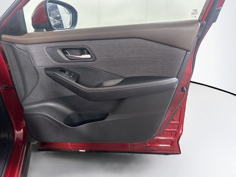 Used 2023 Nissan Rogue SV FWD image 30