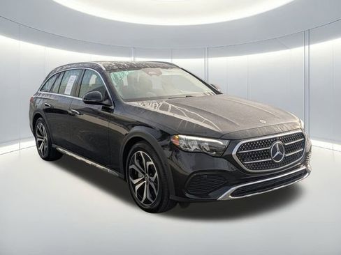 Used 2025 Mercedes-Benz E 450 4MATIC All-Terrain Wagon image 4