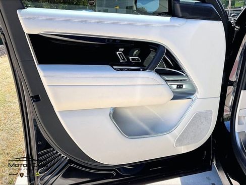 Used 2025 Land Rover Range Rover SE AWD/4WD image 20