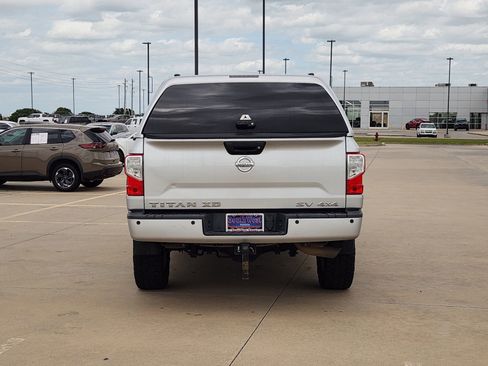 Used 2017 Nissan Titan SV AWD/4WD image 8