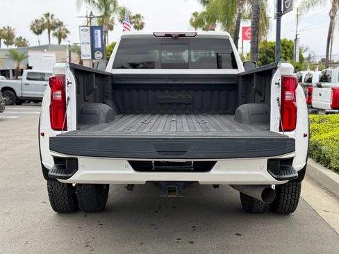 Used 2021 Chevrolet Silverado 3500 High Country w/ Technology Package AWD/4WD image 15