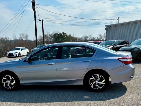 Used 2017 Honda Accord LX image 2