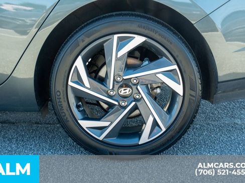 Used 2025 Hyundai Elantra Sport image 16