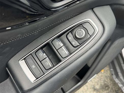 Used 2023 Subaru Outback Limited image 16