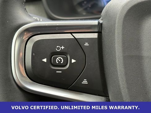 Certified 2025 Volvo XC40 B5 Plus AWD/4WD image 18