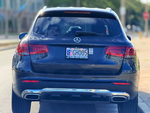 Used 2021 Mercedes-Benz GLC 300 w/ Premium Package image 4