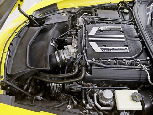 Used 2015 Chevrolet Corvette Z06 w/ 2LZ Preferred Equipment Group image 33