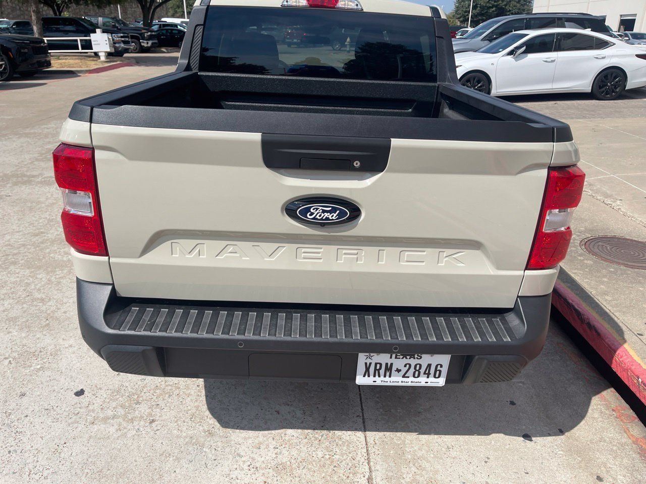 Used 2025 Ford Maverick XL w/ Equipment Group 101A AWD/4WD image 8