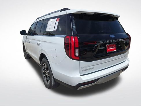 Used 2025 Ford Expedition Platinum AWD/4WD image 3