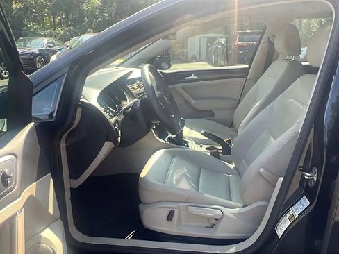 Used 2020 Volkswagen Golf 4-Door image 29