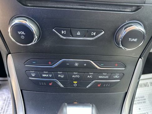 Used 2016 Ford Edge SEL w/ Equipment Group 201A AWD/4WD image 18