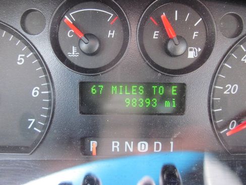 Used 2005 Ford Taurus SE image 26