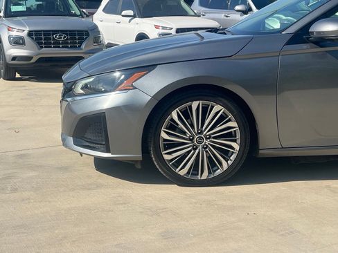 Used 2023 Nissan Altima 2.5 SL FWD image 8