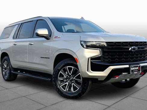 Used 2024 Chevrolet Suburban Z71 w/ Luxury Package image 3