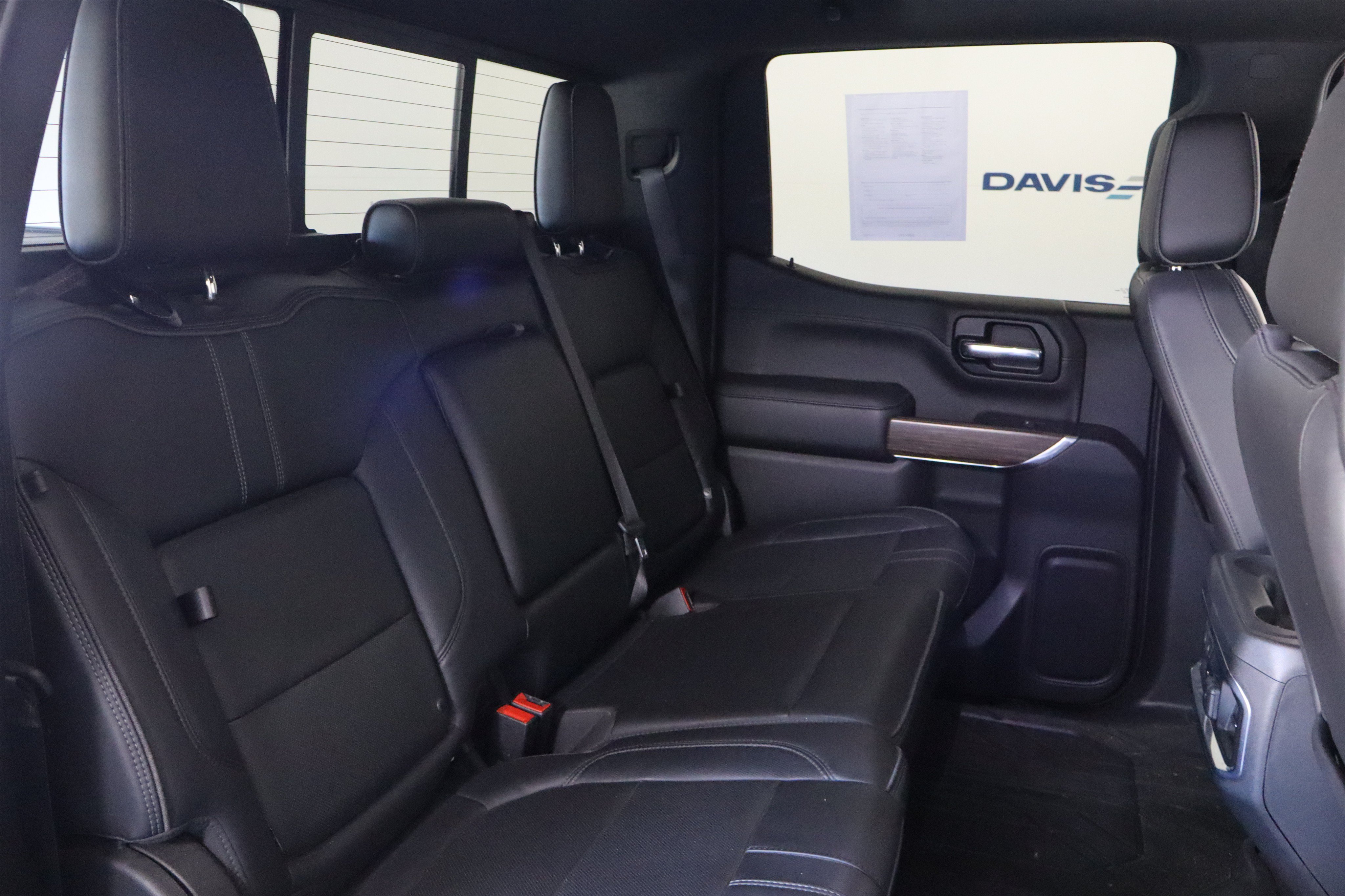 Used 2020 Chevrolet Silverado 1500 High Country w/ Technology Package AWD/4WD image 21