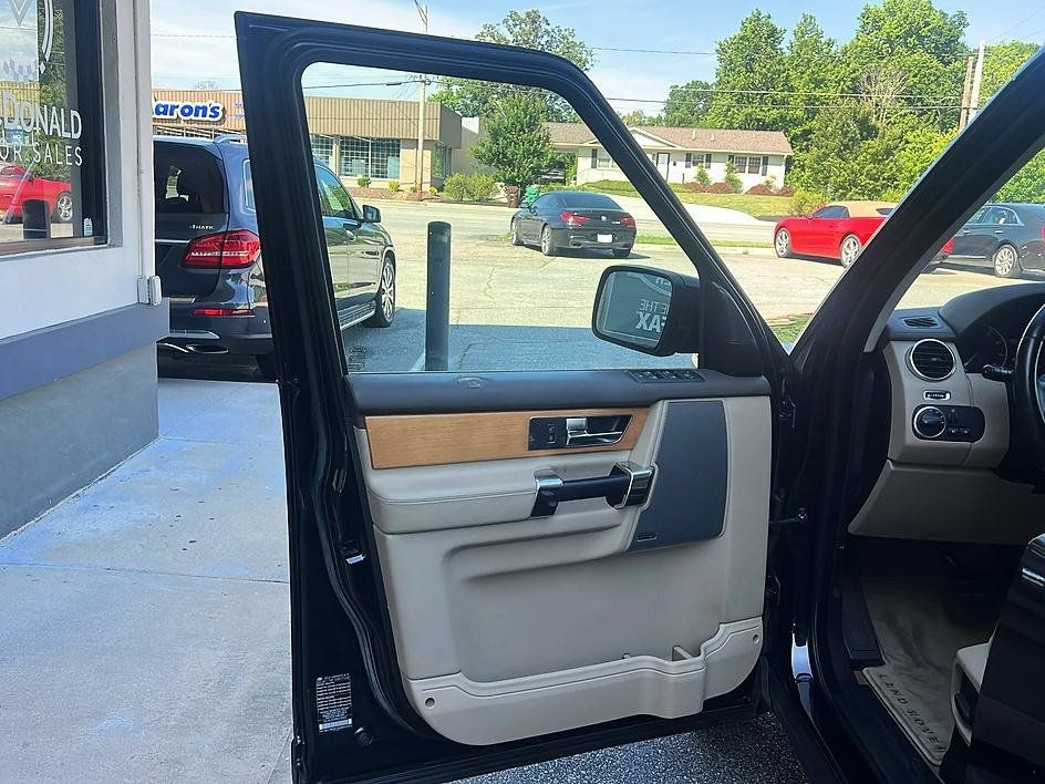 Used 2011 Land Rover LR4 HSE AWD/4WD image 26