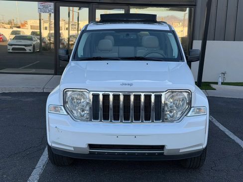 Used 2011 Jeep Liberty Limited w/ Tire & Wheel Group RWD image 16