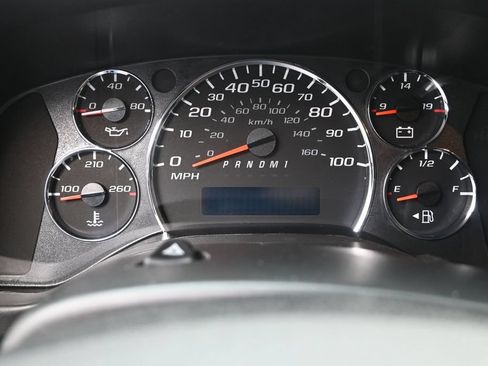 Used 2016 Chevrolet Express 2500 RWD image 18