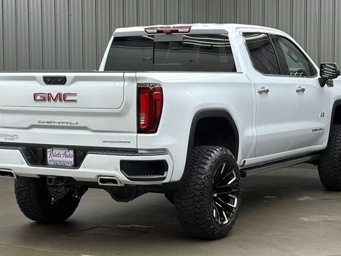 Used 2026 GMC Sierra 1500 Denali w/ Denali Reserve Package AWD/4WD image 5