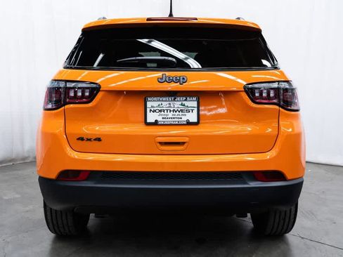 Used 2026 Jeep Compass Latitude AWD/4WD image 5