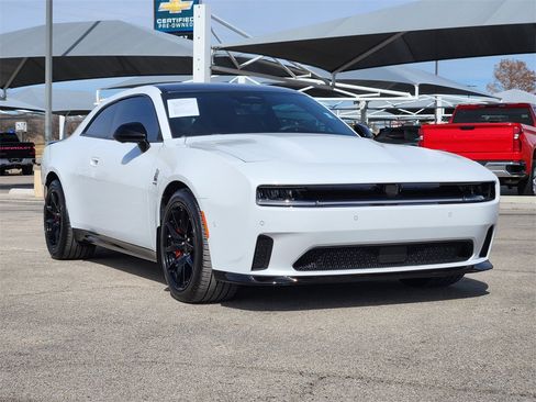 Used 2025 Dodge Charger Daytona Scat Pack w/ Track Pack image 3