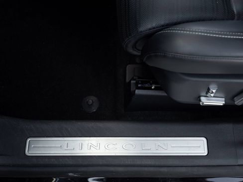 Used 2025 Lincoln Nautilus Reserve AWD/4WD image 22