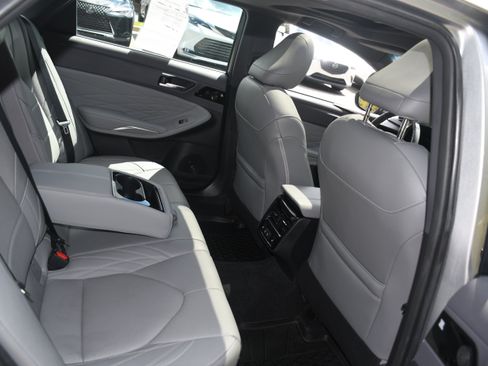 Used 2019 Toyota Avalon Limited w/ Advanced Safety Package FWD image 20