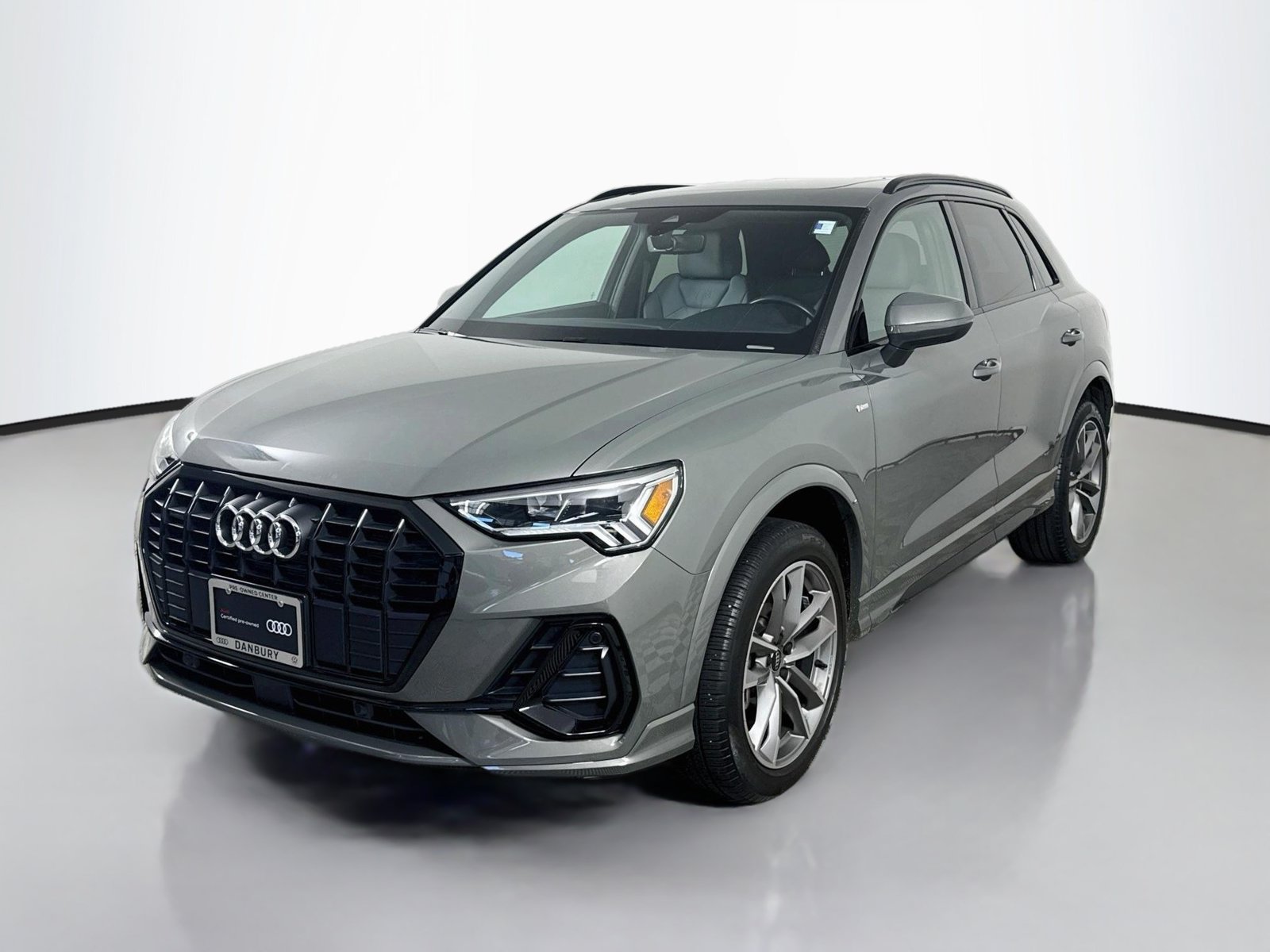 Certified 2024 Audi Q3 2.0T Premium Plus AWD/4WD image 1