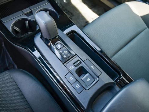 Used 2024 Toyota Prius LE FWD image 19