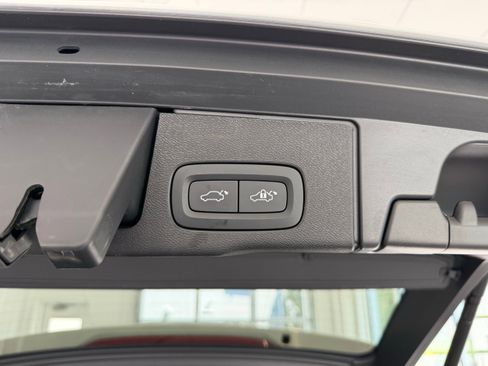 Used 2024 Volvo XC60 B5 Plus w/ Protection Package Premier AWD/4WD image 26