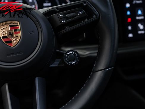 Used 2025 Porsche Cayenne GTS image 34