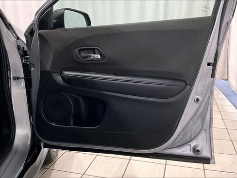 Used 2019 Honda HR-V Sport image 12