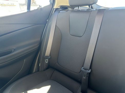 Used 2025 Buick Encore GX Preferred image 38