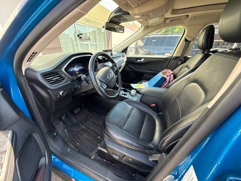 Used 2020 Ford Escape Titanium AWD/4WD image 5