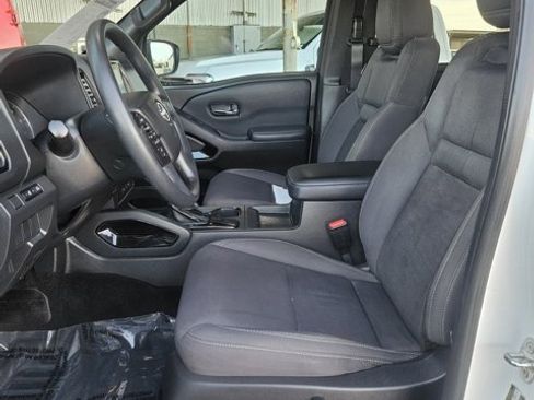 Used 2023 Nissan Frontier SV w/ Midnight Edition Package image 11